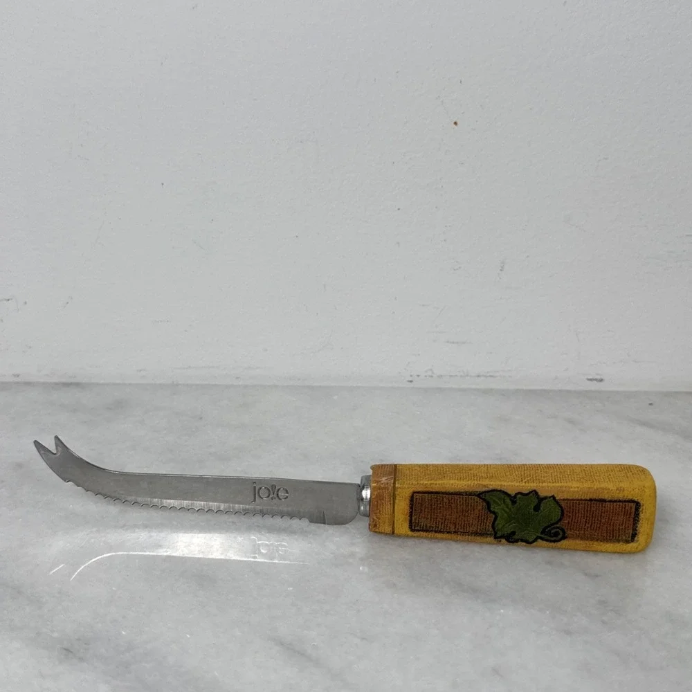 Joie de Vivre Serrated Cheese Knife with Leaf Design Handle 4